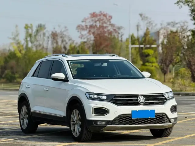 Volkswagen T-Roc — Фото автомобиля 3