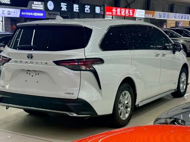 Toyota Granvia — Фото автомобиля 5
