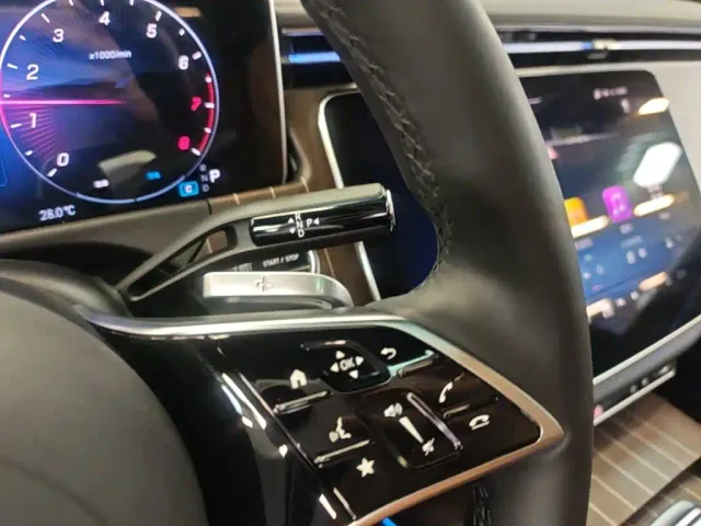 Mercedes-Benz E-Class — Фото автомобиля 13