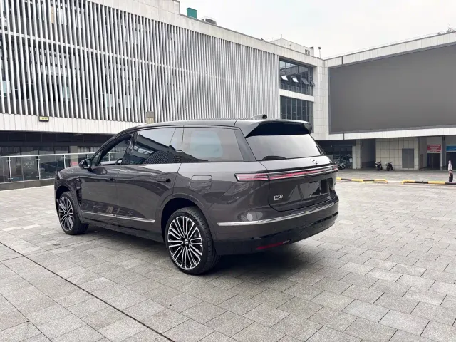 Nio ES8 — Фото автомобиля 6