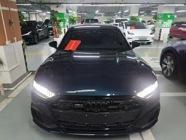 Audi A7L — Фото автомобиля 2