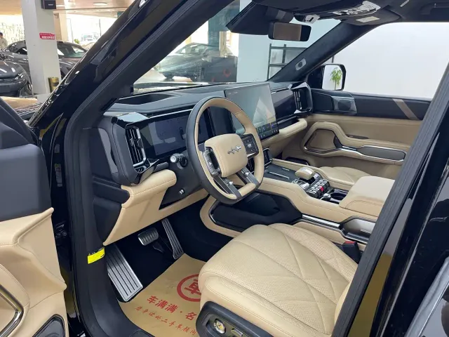 BYD FangChengBao Leopard 8 — Фото автомобиля 4