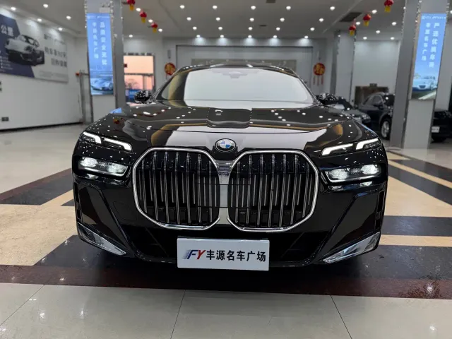 BMW 7 Series — Фото автомобиля 2