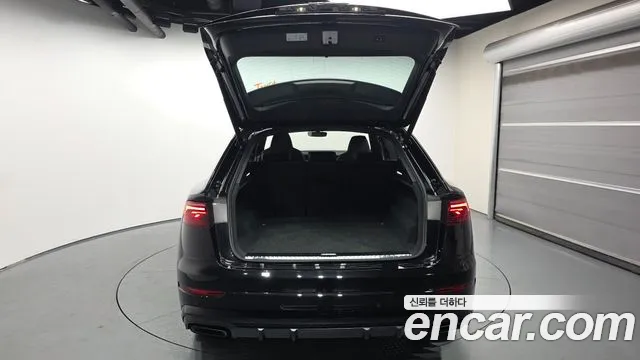 Audi Q8 55 TFSI quattro Premium — Фото автомобиля 20