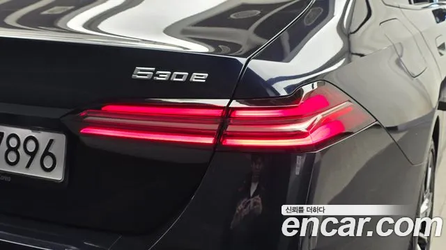 BMW 5 Series — Фото автомобиля 8
