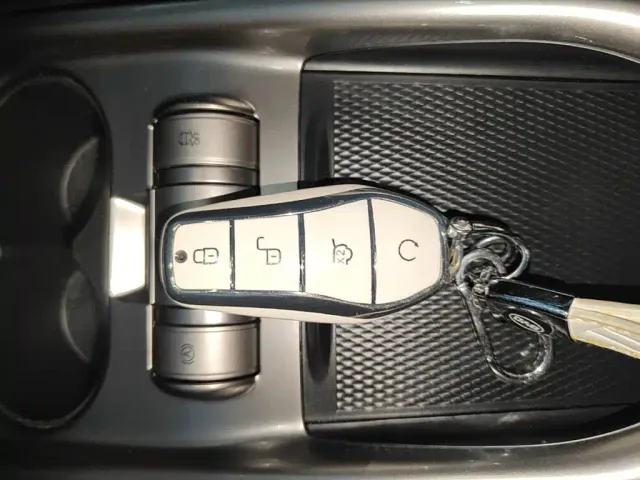 BYD Dolphin — Фото автомобиля 8