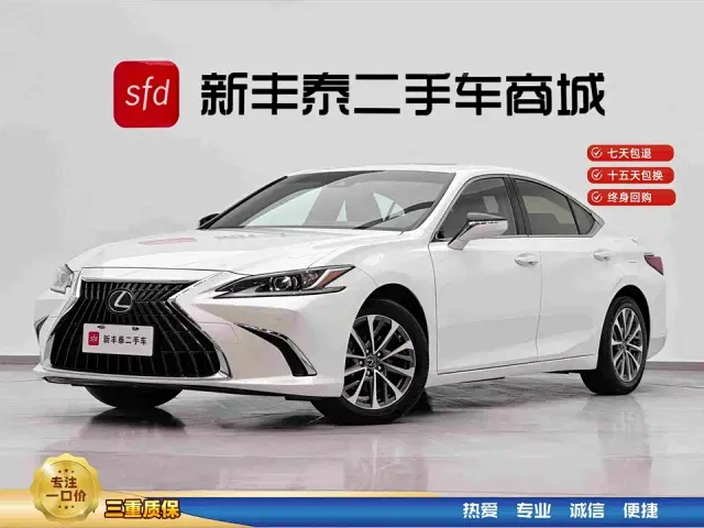Фотография автомобиля — Lexus ES