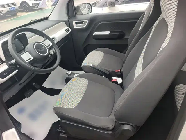 Wuling Hongguang Mini EV — Фото автомобиля 14
