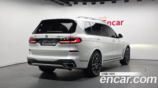 BMW X7 — Фото автомобиля 2