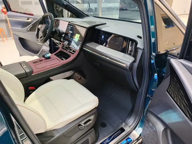 GAC Trumpchi E9 — Фото автомобиля 10