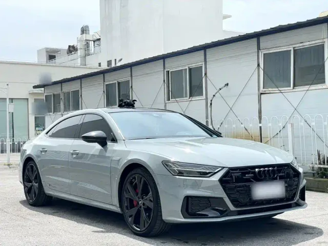 Audi A7L — Фото автомобиля 7