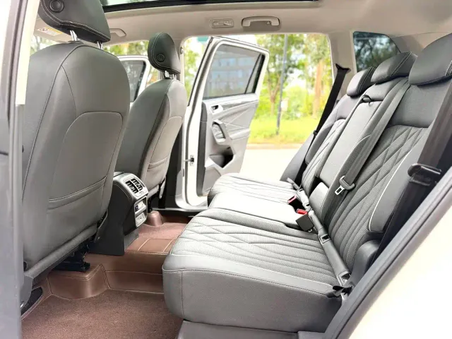 Volkswagen Tiguan L — Фото автомобиля 12