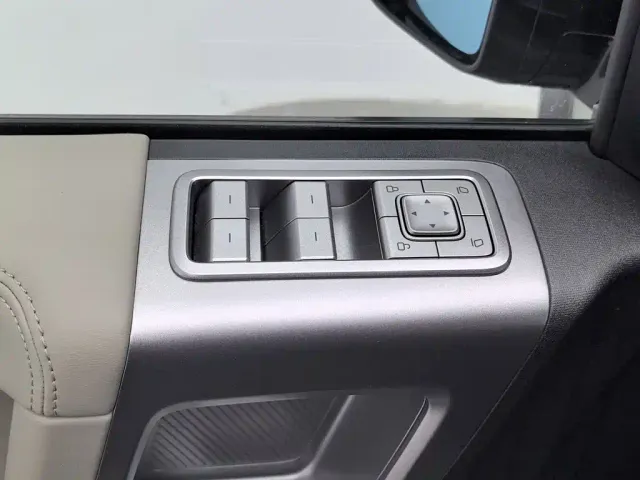 iCAR V23 — Фото автомобиля 9