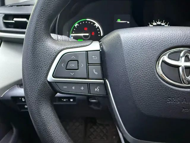Toyota Sienna — Фото автомобиля 23