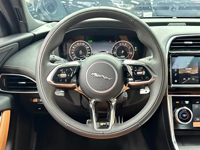 Jaguar XEL — Фото автомобиля 17