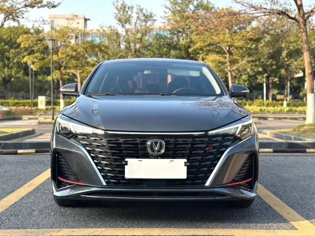 Changan Eado — Фото автомобиля 2