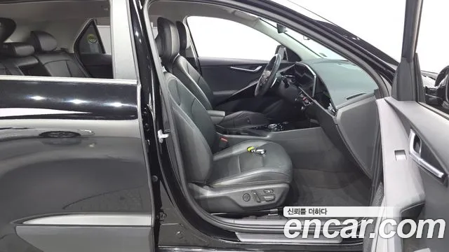 Kia Niro — Фото автомобиля 16