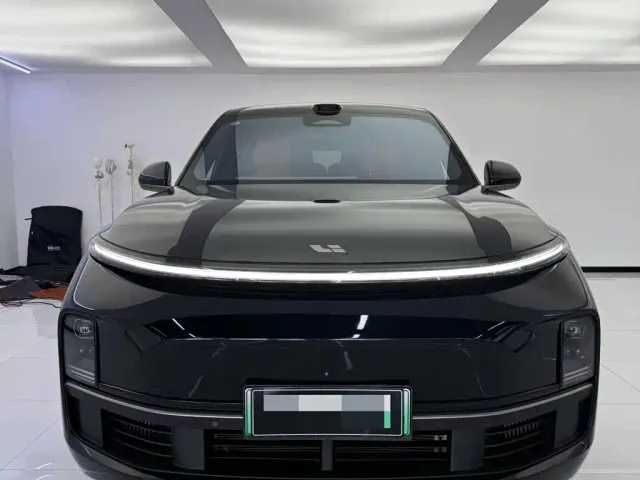 Li Auto L9 — Фото автомобиля 2
