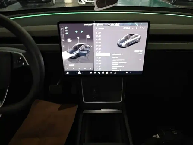 Tesla Model Y — Фото автомобиля 12