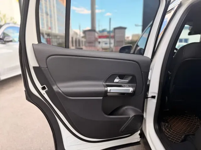 Mercedes-Benz GLB-Class — Фото автомобиля 16