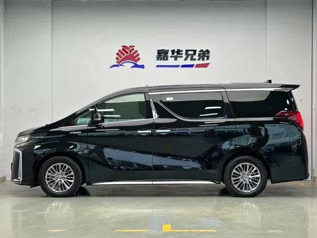 Toyota Alphard — Фото автомобиля 7