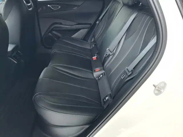 BYD Seal 06 — Фото автомобиля 16