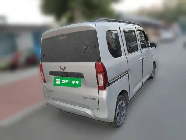 Wuling Zhiguang NEV — Фото автомобиля 4