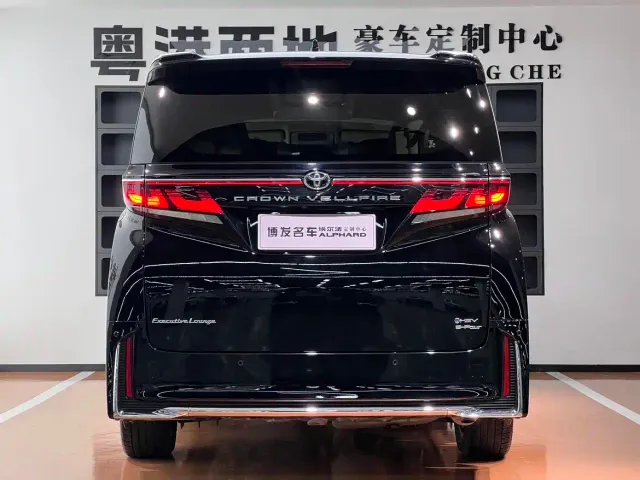 Toyota Vellfire — Фото автомобиля 7