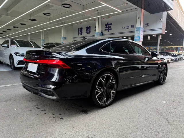 Audi A7L — Фото автомобиля 22