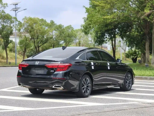 Honda Inspire — Фото автомобиля 8