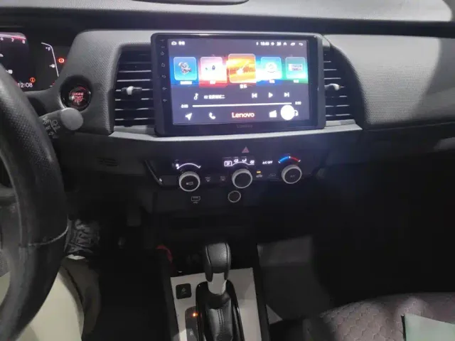 Honda Fit — Фото автомобиля 9