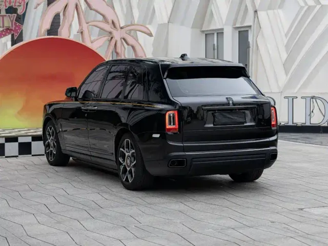 Rolls-Royce Cullinan — Фото автомобиля 6