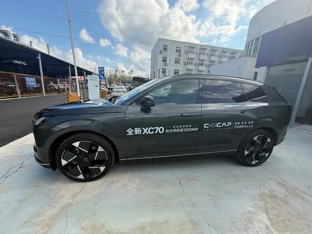Volvo XC70 Plug-in Hybrid — Фото автомобиля 6