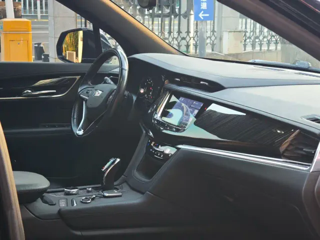 Cadillac XT6 — Фото автомобиля 12