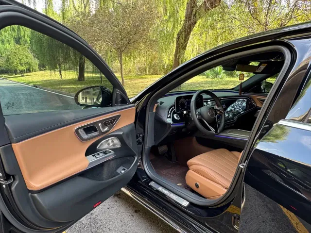 Mercedes-Benz E-Class — Фото автомобиля 7