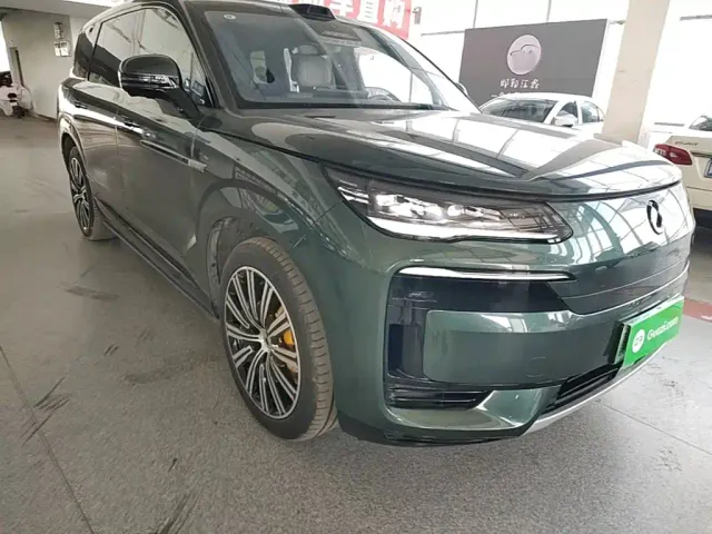 Denza N9 — Фото автомобиля 3