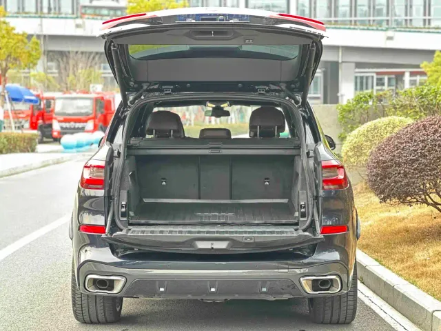 BMW X5 — Фото автомобиля 11