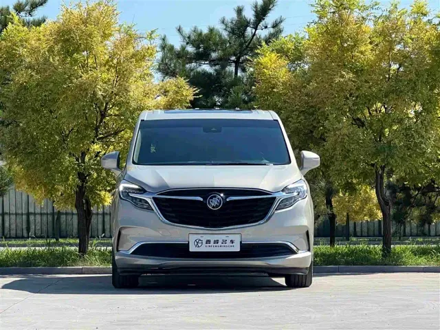 Buick GL8 — Фото автомобиля 2