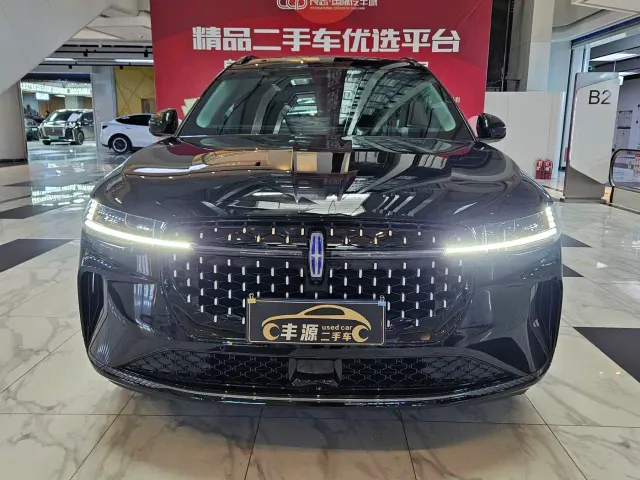 Lincoln Nautilus 2025 2.0T AWD Prestige Hybrid — Фото автомобиля 2