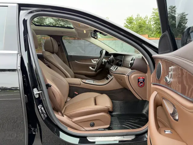 Mercedes-Benz E-Class — Фото автомобиля 14