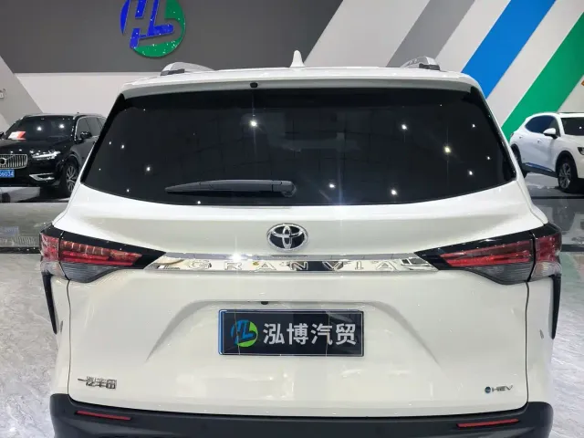 Toyota Granvia — Фото автомобиля 15