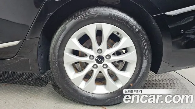 Kia K8 2.5 Бензин 2WD — Фото автомобиля 21