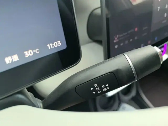 Leapmotor B10 — Фото автомобиля 13