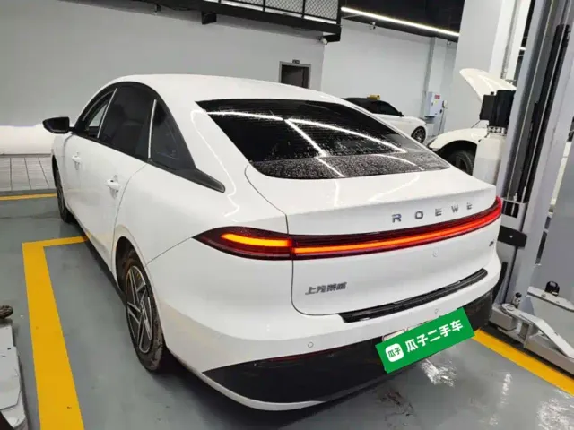 Roewe D6 — Фото автомобиля 4
