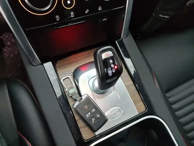 Land Rover Discovery Sport — Фото автомобиля 13