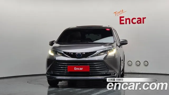 Toyota Sienna — Фото автомобиля 3