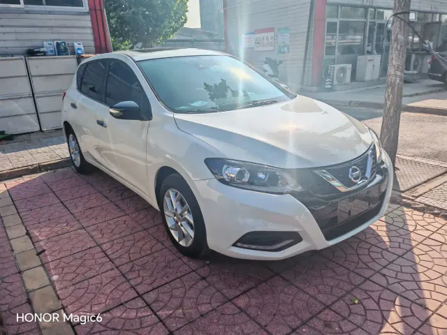 Nissan Tiida — Фото автомобиля 3