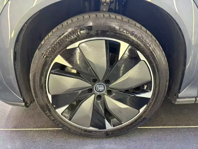 BYD Tang L — Фото автомобиля 18