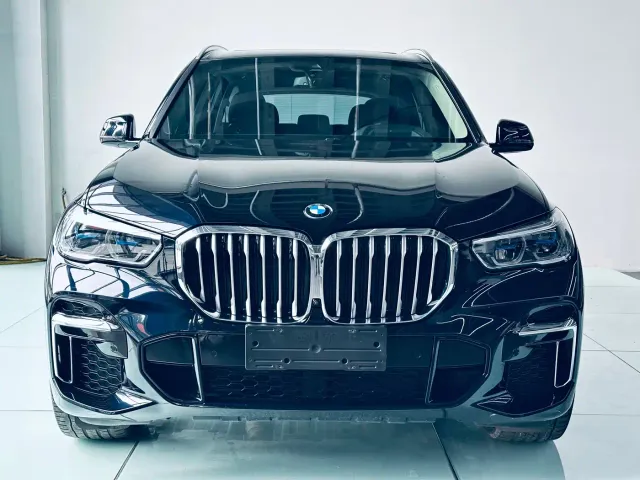Фотография автомобиля — BMW X5