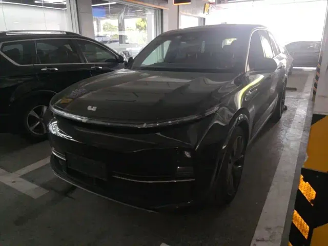 Фотография автомобиля — Li Auto L8